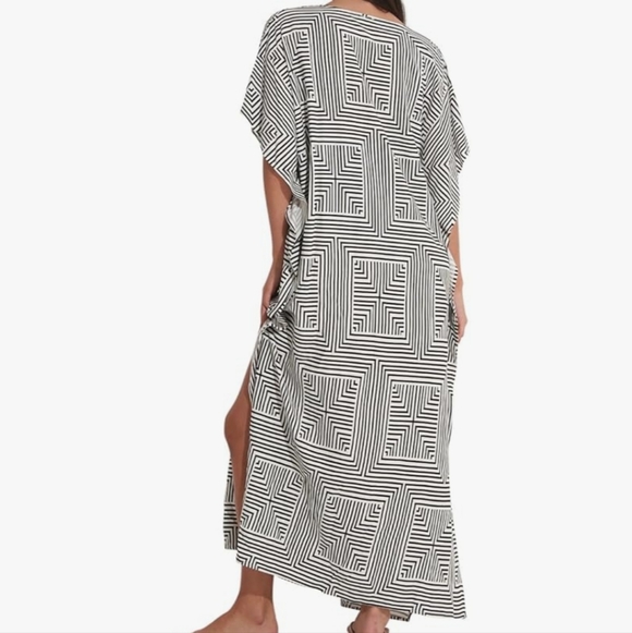 Beach Life Black and White Geo Print Kaftan. 100% Viscose - Picture 2 of 4